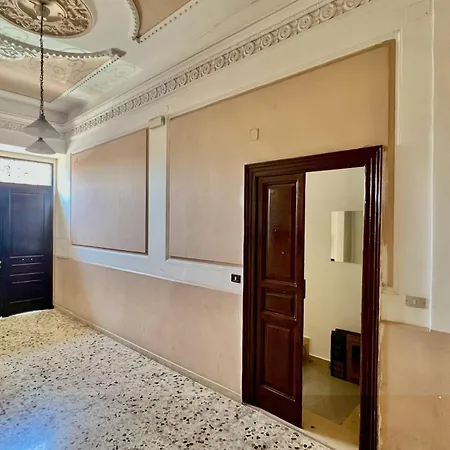 Daire Madonnella House - Urban Retreat