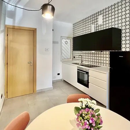 Apartamento Madonnella House - Urban Retreat Bari